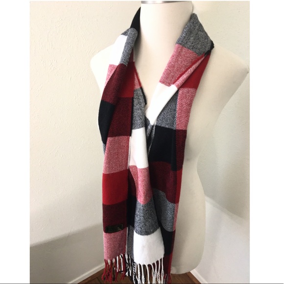 Very nice & soft Plaid Scarf 🧣 - Picture 2 of 2